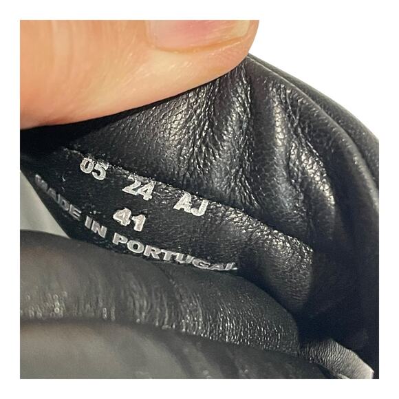 Toga Virilis / Archives AJ1358 Size 41 Black Leather Studded Slides Sandals NIB - Picture 7 of 12